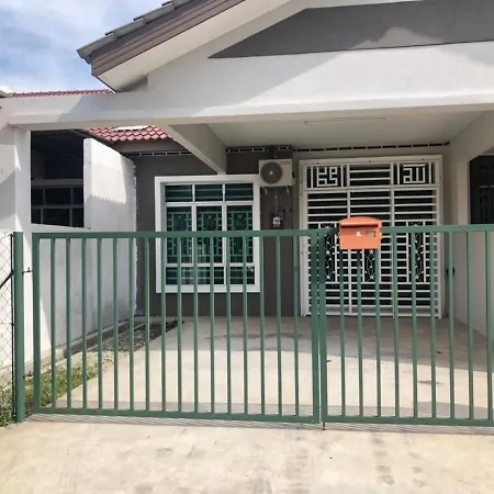 Seroja Homestay Malacca Exterior photo